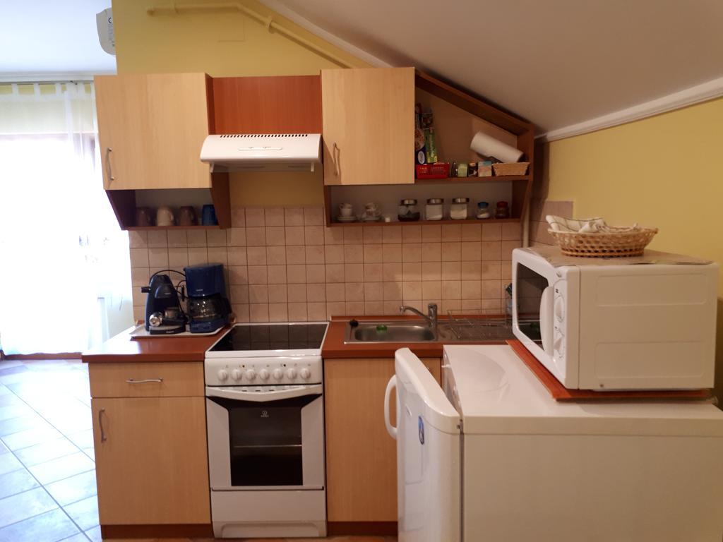 Rozmaring Apartmanok Gyula Εξωτερικό φωτογραφία