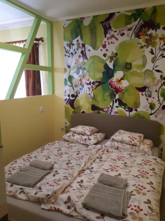 Rozmaring Apartmanok Gyula Εξωτερικό φωτογραφία